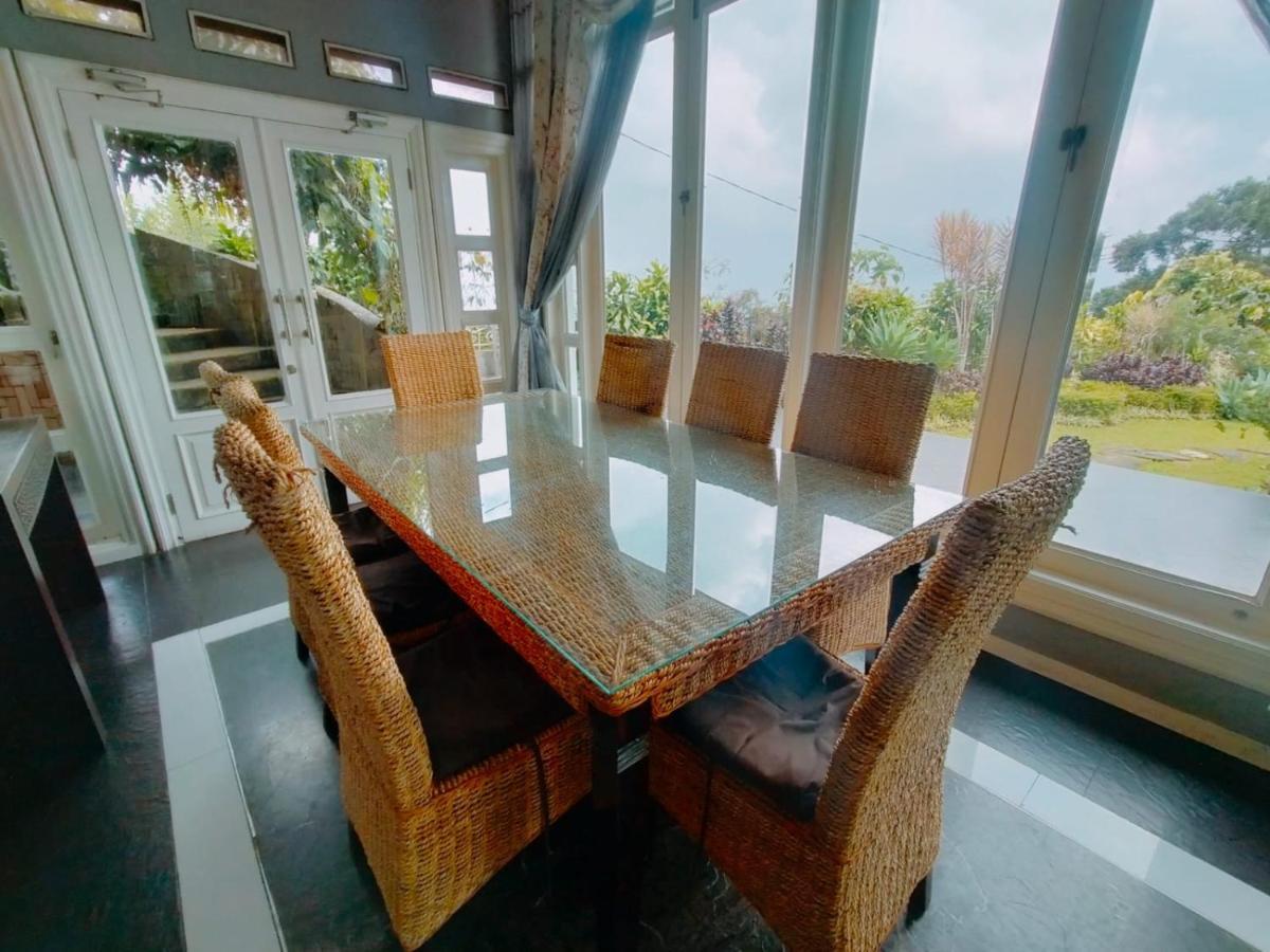 Villa Santika Puncak Pass Cimacan Екстериор снимка