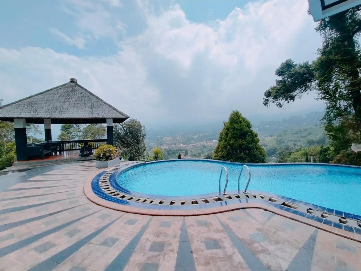 Villa Santika Puncak Pass Cimacan Екстериор снимка