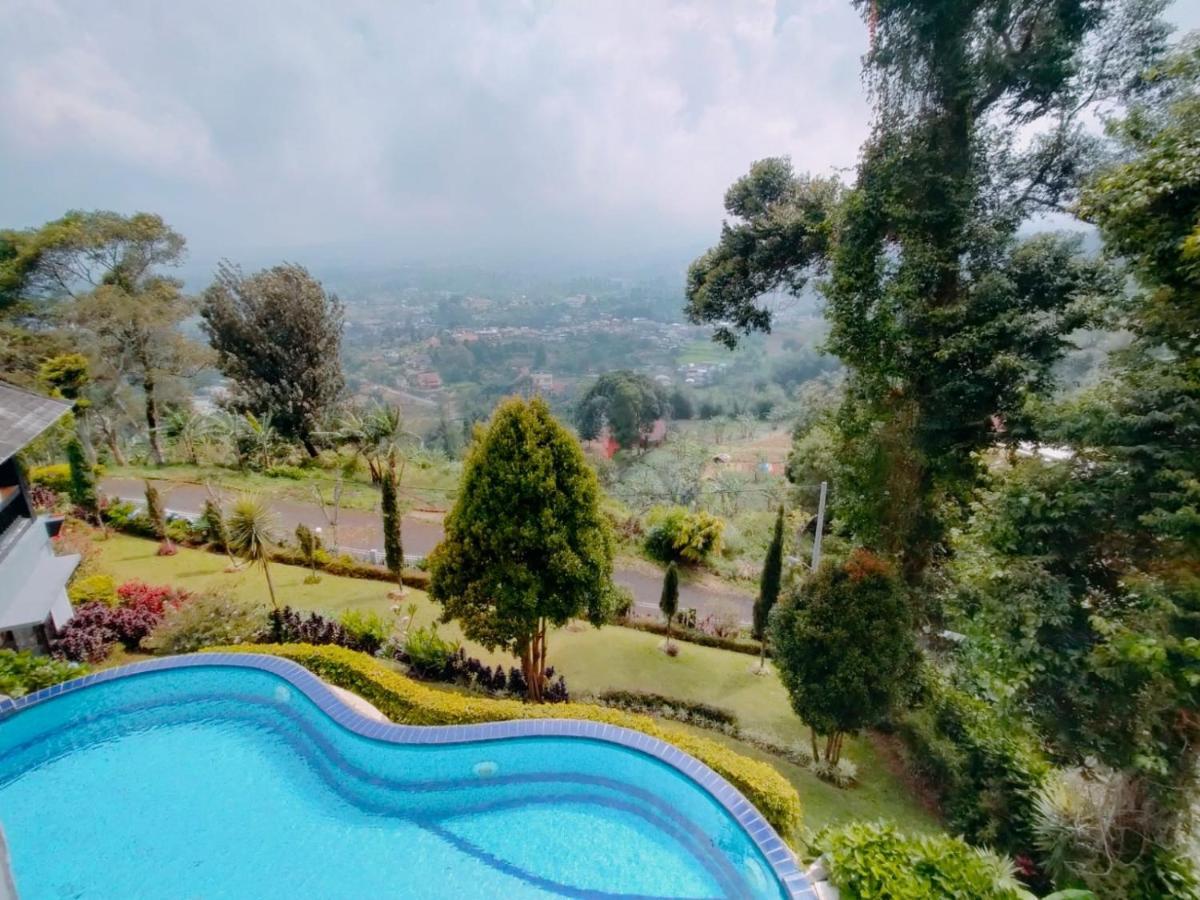 Villa Santika Puncak Pass Cimacan Екстериор снимка